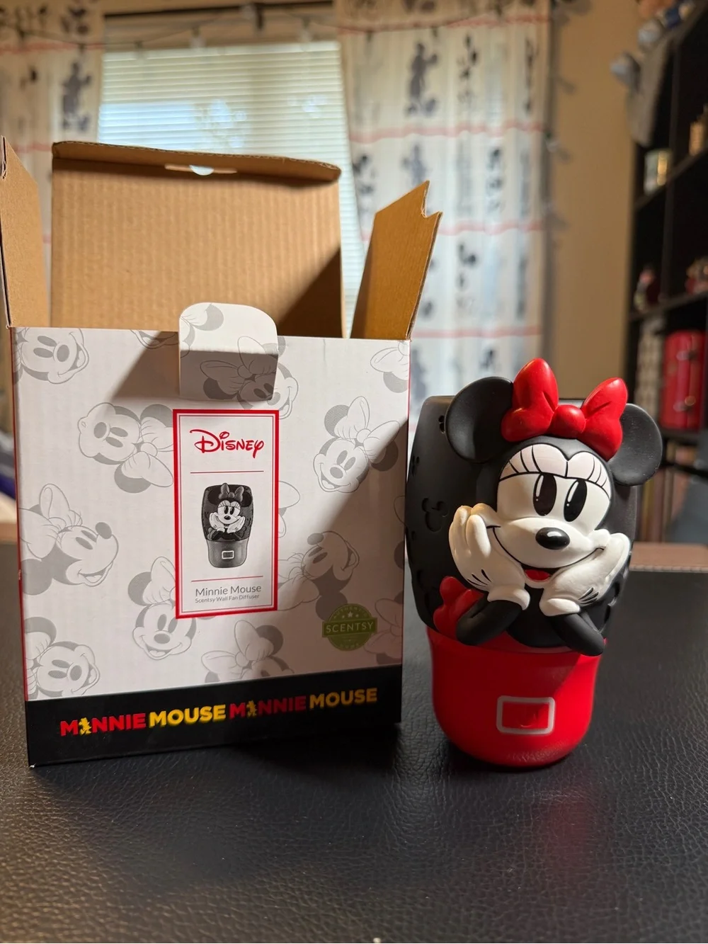 Scentsy Minnie Mouse Wall Diffuser